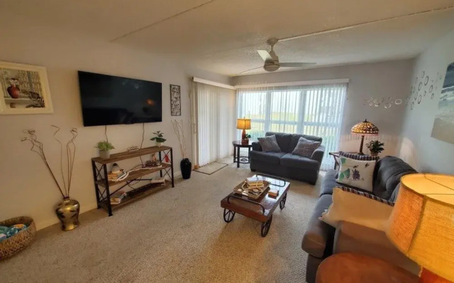 Tradewinds 151 1 Bedroom Condo