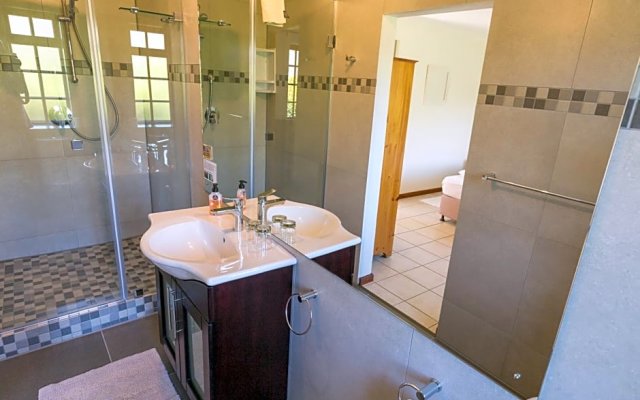 Hout Bay Lodge