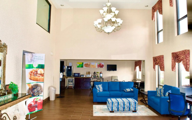 Quality Inn & Suites Pine Bluff