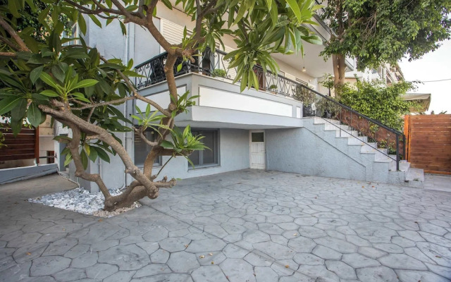 Villa Lilienne - Tranquil Escape With Private Garden Balcony