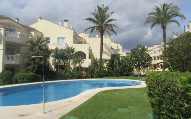 Apartment near Puerto Banus