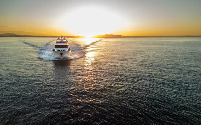 ESSOESS Boat - Five Star - Exclusive use