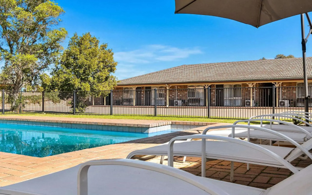 Quality Inn Carriage House