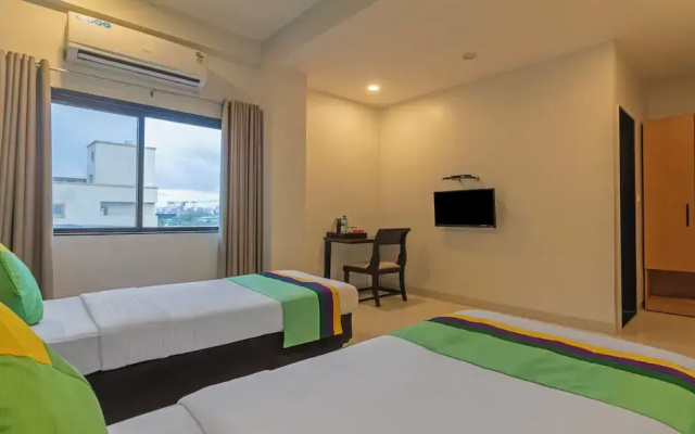 FabHotel Tulip Comforts