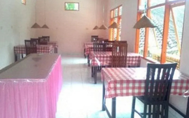 Cempaka Lovina Hotel