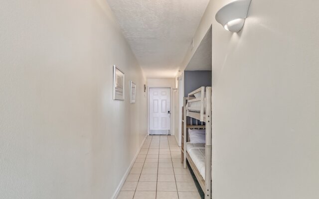 Pelican Beach 1811 1 Bedroom Condo by RedAwning