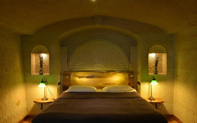 Seki Cavusin Suite