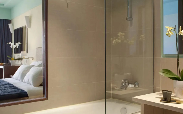 Louis Apostolata Resort and Spa