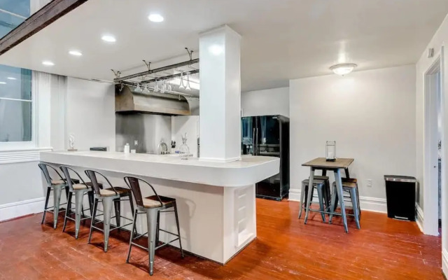 Galveston Historic Strand Loft 201
