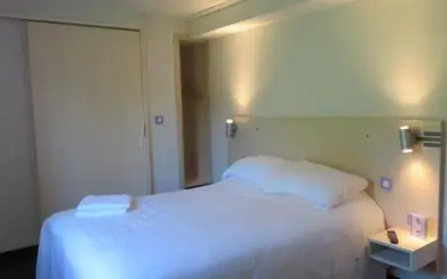 Brit Hotel Rouen Sud / Val De Reuil