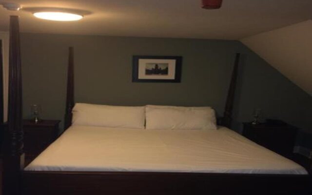 Cathedral House Hotel
