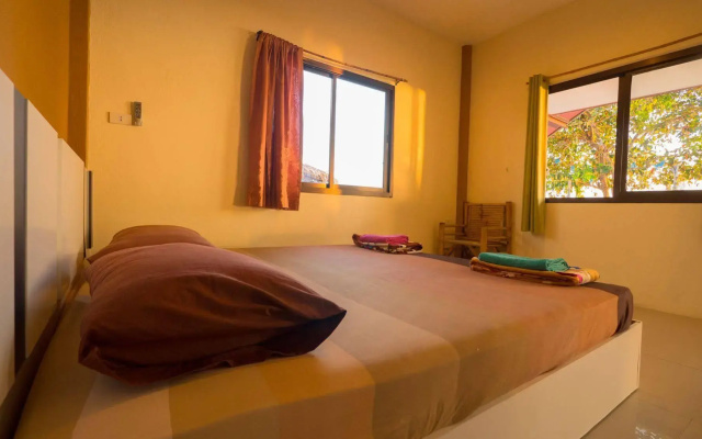 Dancing Elephant Beach Club - Hostel