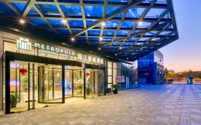 Jinjiang Metropolo Hotel (Shanghai Jing'an Pengpu Xincun Subway Station)