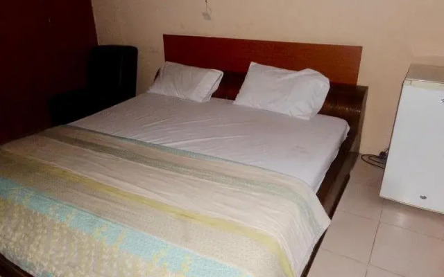 Kristabel Hotel And Suites