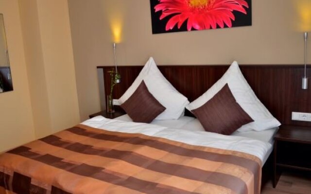 Tucado Cafe | Restaurant |