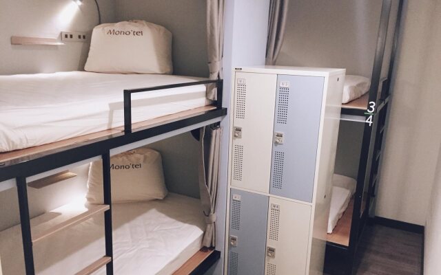 Mono Hostel