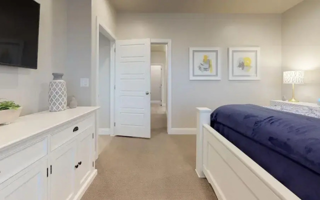 Birds Eye View 4 Bedroom Apts by RedAwning