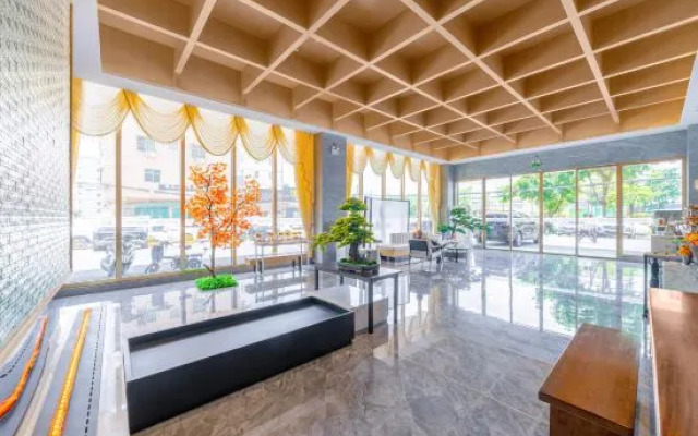 OUSILANDE International Hotel