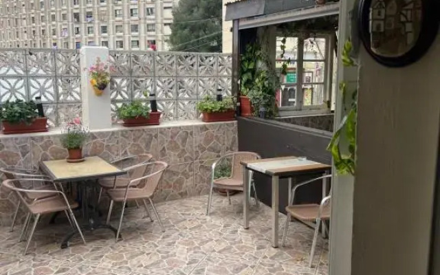 Emile Hostel