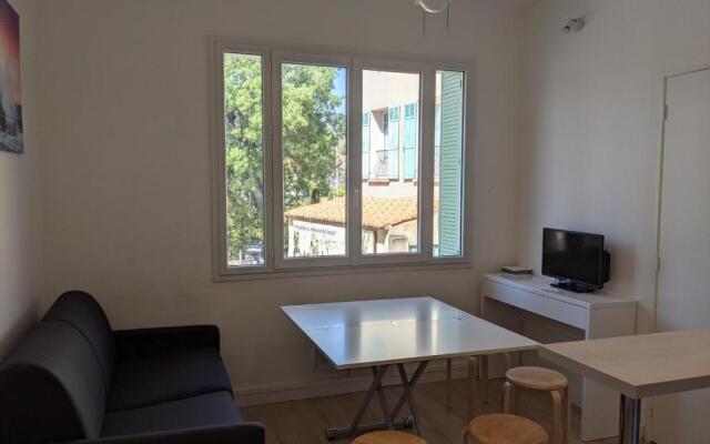 Appartement au cœur de cassis vue sur le parc