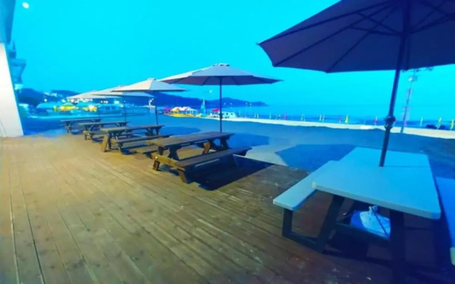 Eulwangri Elim Beach Zone Pension