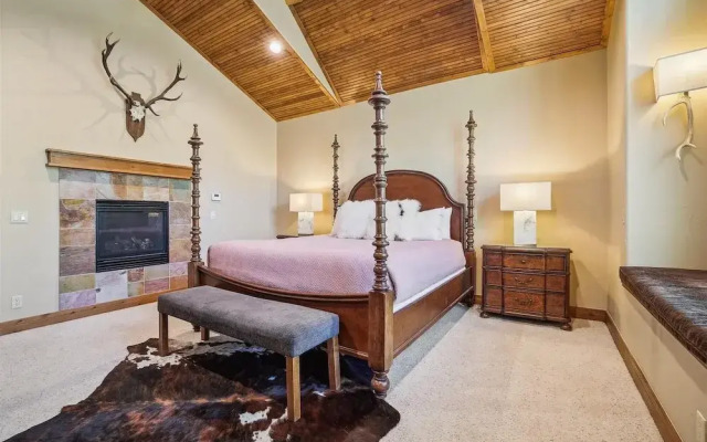 Cucumber Patch 60 4 Bedroom Home by RedAwning