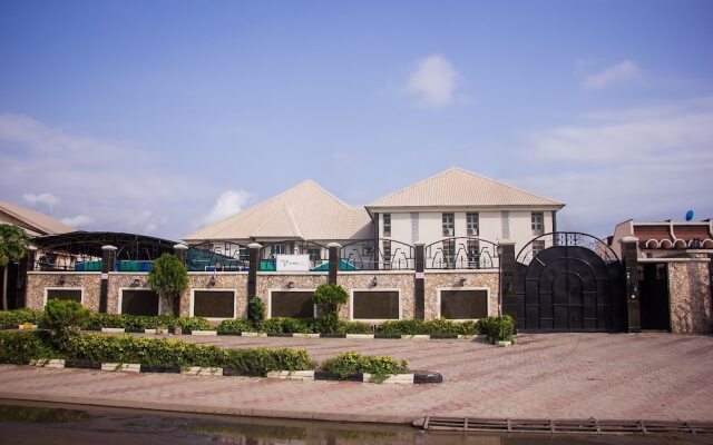 Vicmike Villa