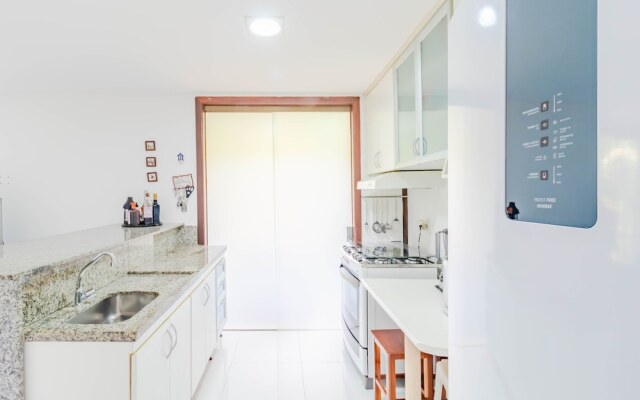 IT30 Bangalô Pé na Areia 3 Suítes