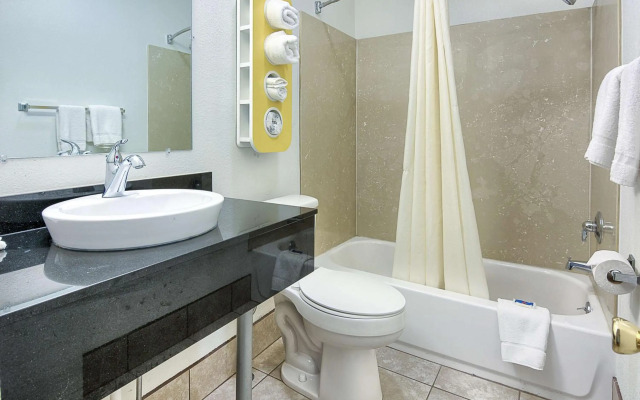 Motel 6 Harrisonburg, VA - South