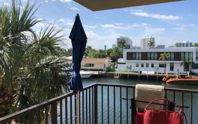 Golden Isles Suite 315