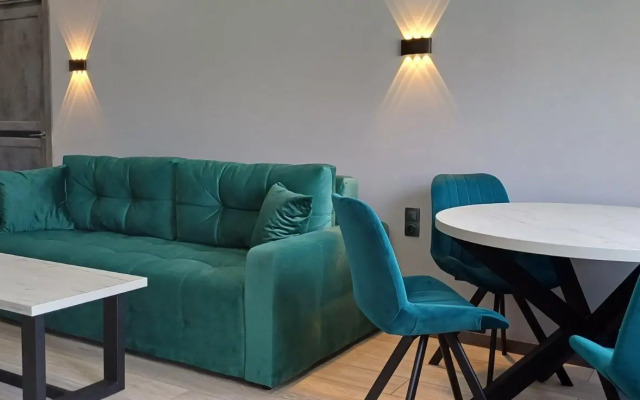 TroeSutokApart Комсомольская 50