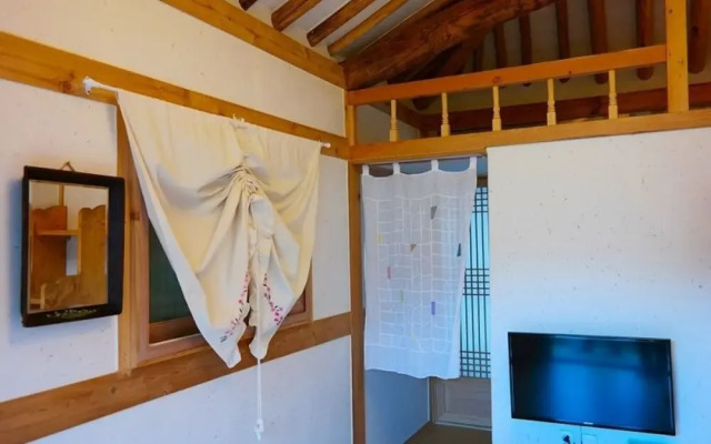 Jeonju Yeonwoodang Hanok Pension