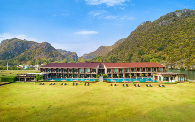 La Isla Pranburi Beach Resort