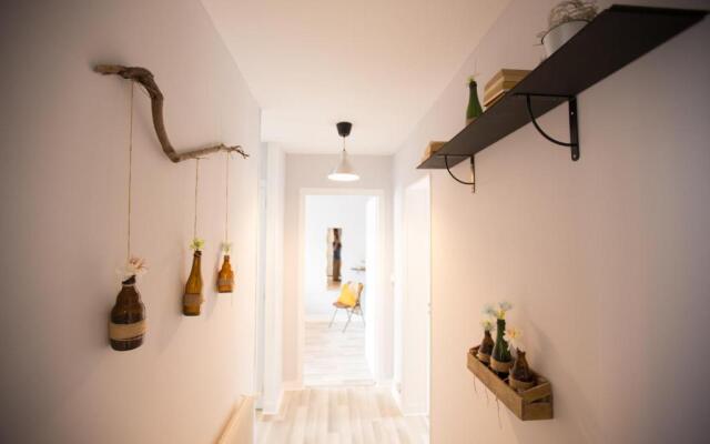 #LIndustrioChampetre Free Parking, Bien Situé, Spacieux, Proche Clinique