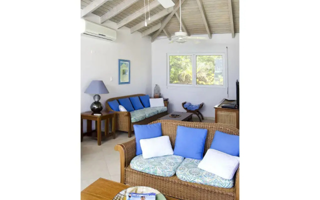 Beach House Younes by Island Properties Online