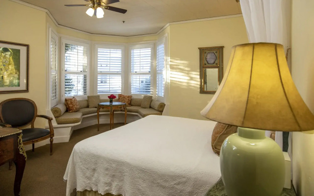 Washington Square Inn