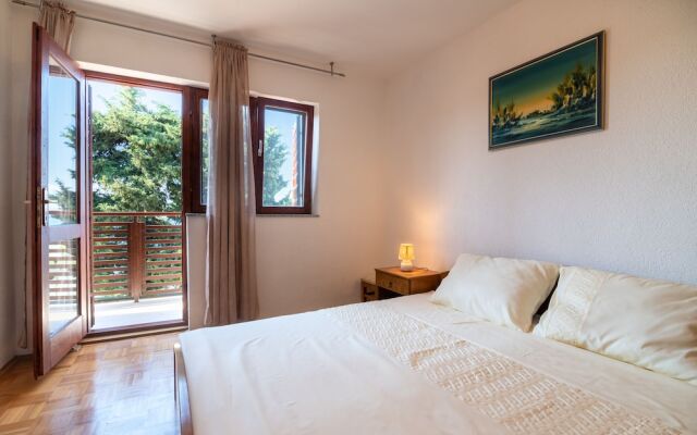 Seafront Spacious Apartment Spazzio