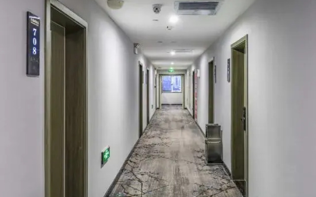 Dahuaishu Hotel (Luoyang Longmen High-speed Railway Station)