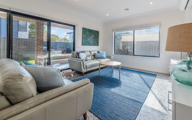 Winona ON Williams - PET Friendly - Free Wifi