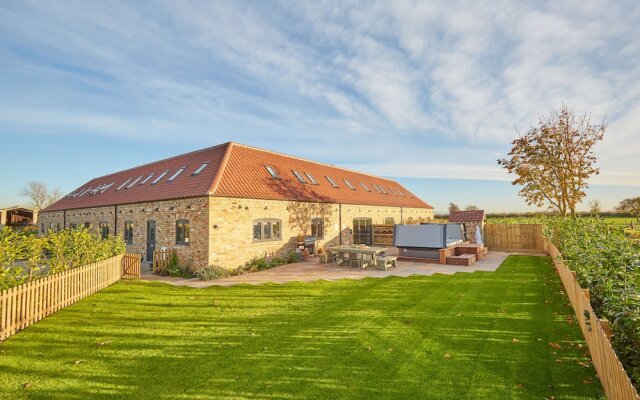 Holly Tree Barn