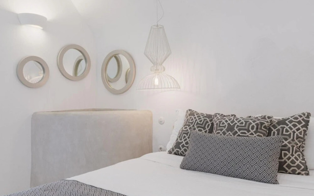 Nido House in Santorini