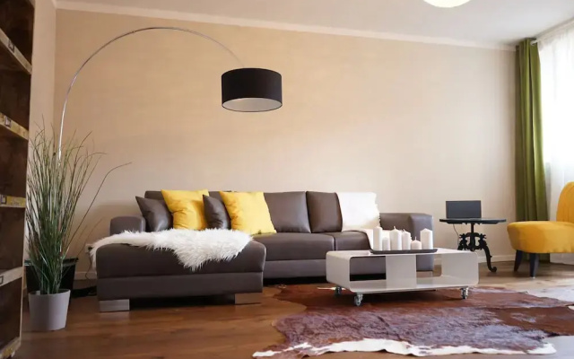 YoHome - Stylish New City Apartment