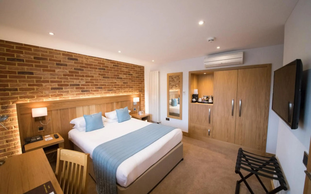 Tewinbury Farm Hotel