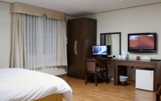 Yes Hotel