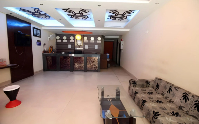 OYO 9726 Hotel Aura Palace Deluxe