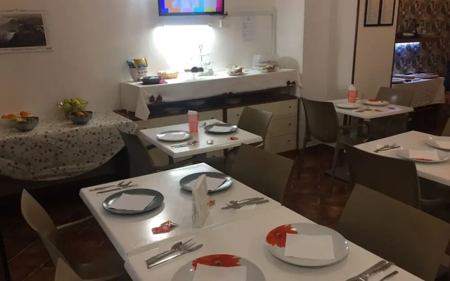 Politi Aparthotel