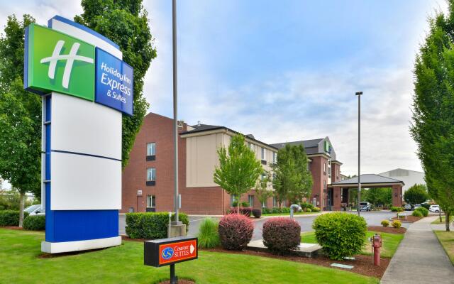 Holiday Inn Express & Suites Albany, an IHG Hotel