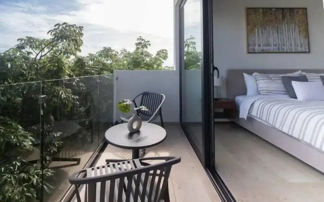 Downtown Playa Apartments Infinity Pool