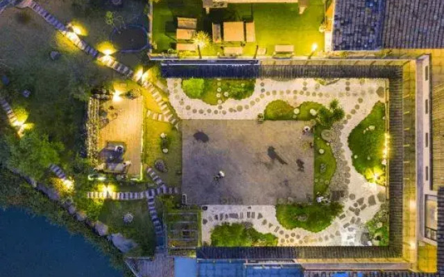 Yewang Su Lake View Light Luxury Hostel