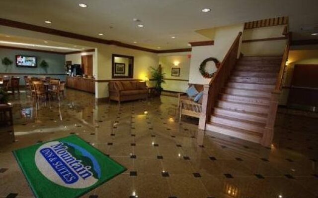 Mountain Inn & Suites Airport - Hendersonville